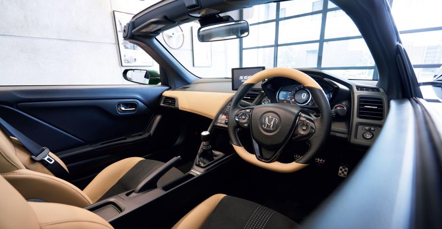 Интерьер Honda S660 Trad Leather Edition 2018 года  (фото 6 из 9)